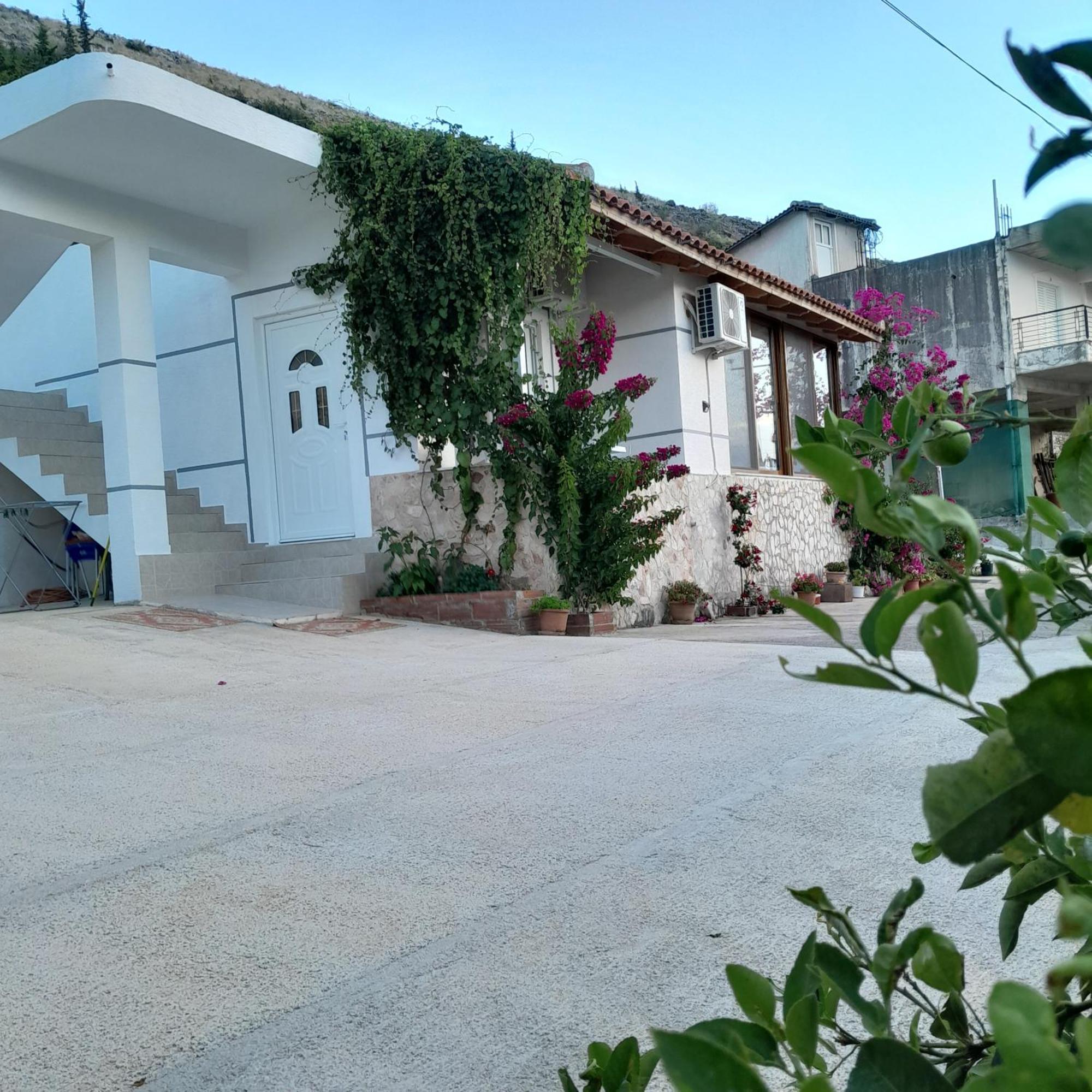 Denni'S Home Saranda Extérieur photo