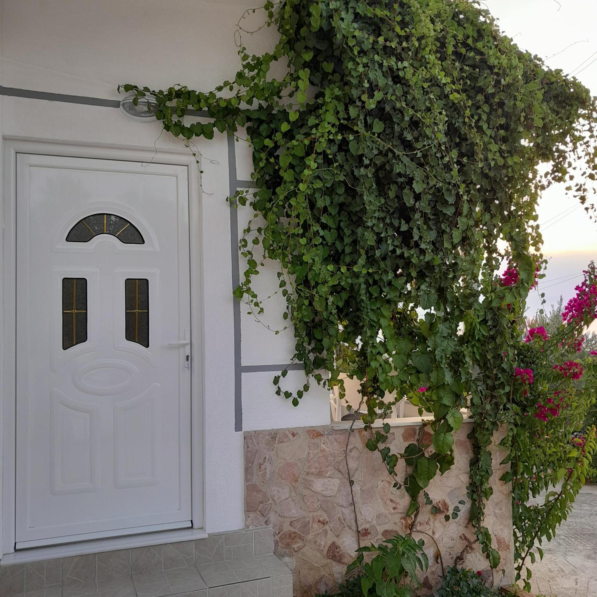 Denni'S Home Saranda Extérieur photo