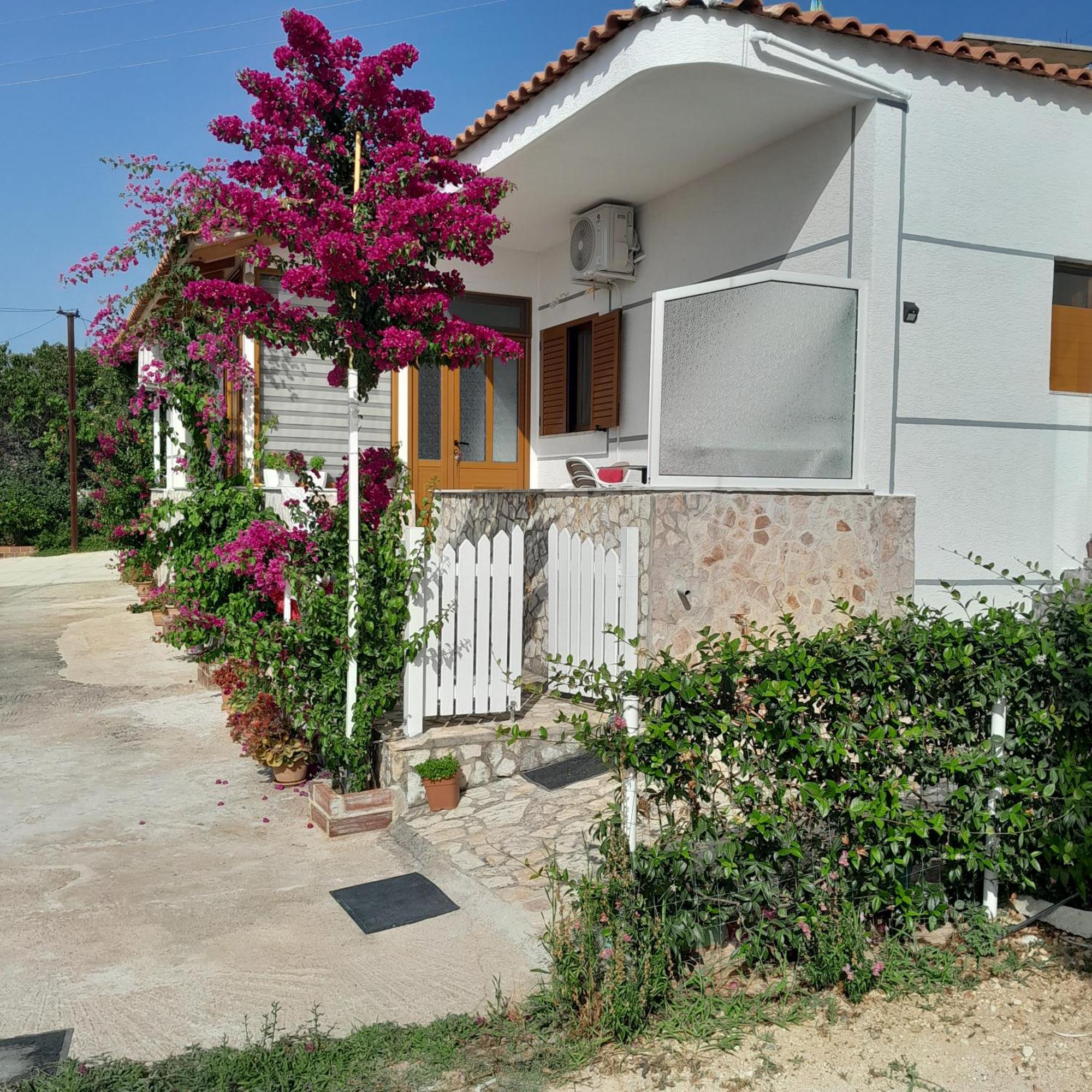 Denni'S Home Saranda Extérieur photo